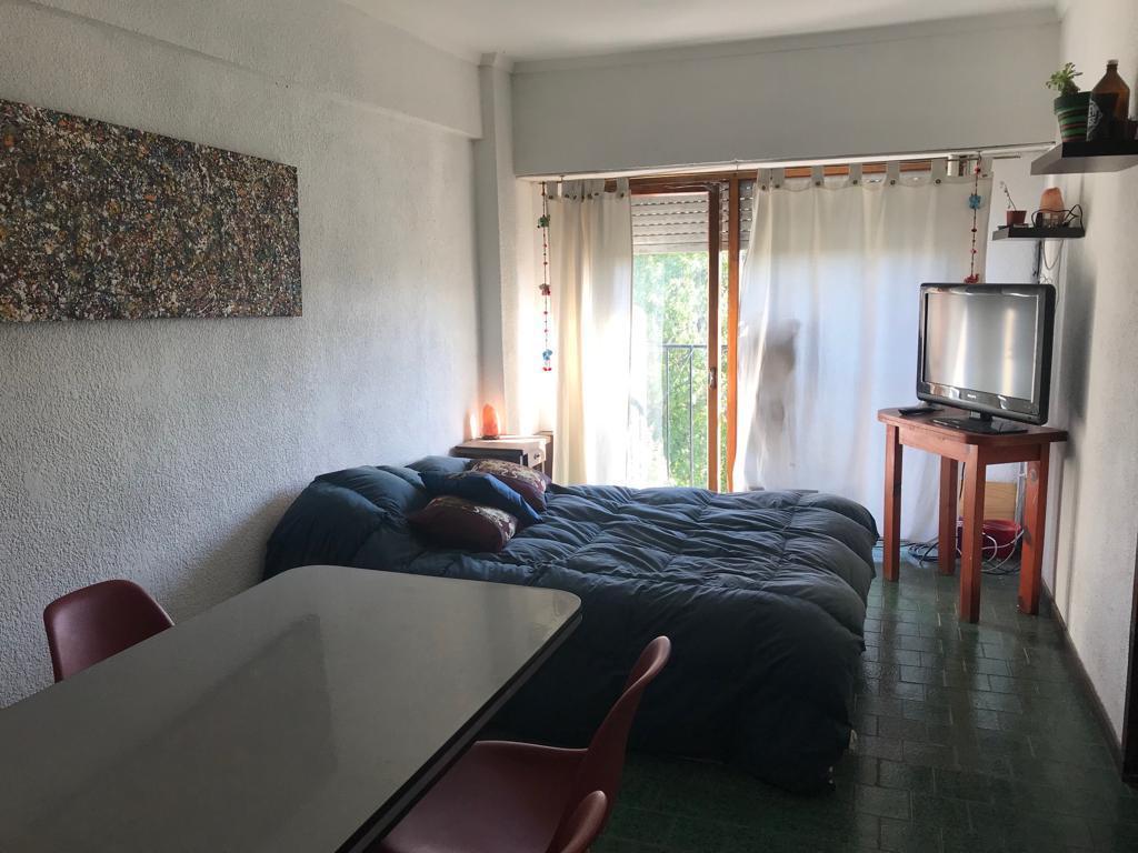 Departamento al frente balcón francés La Perla, Mar del Plata — foto 1