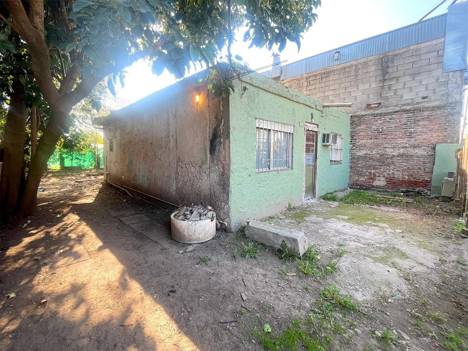 Casa en Venta Gran Potencial A Refaccionar En Cuartel V | Lote Propio Con Escritura — foto 1
