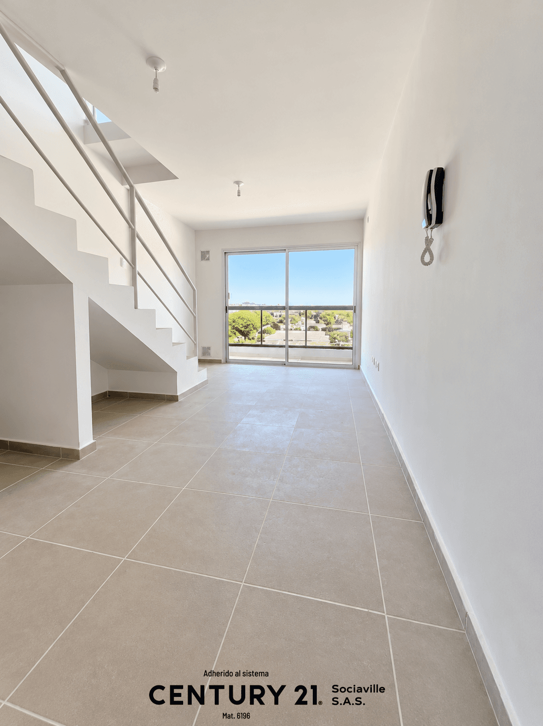 DUPLEX a estrenar a metros de Bv. San Juan — foto 1