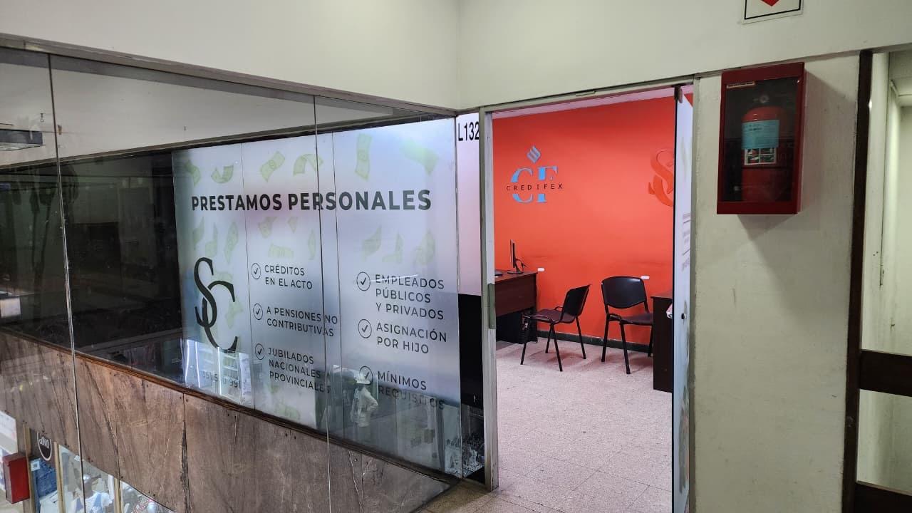 OPORTUNIDAD ENTREGA MAS CUOTAS Local en venta con renta | Galería Planeta | Centro — foto 1