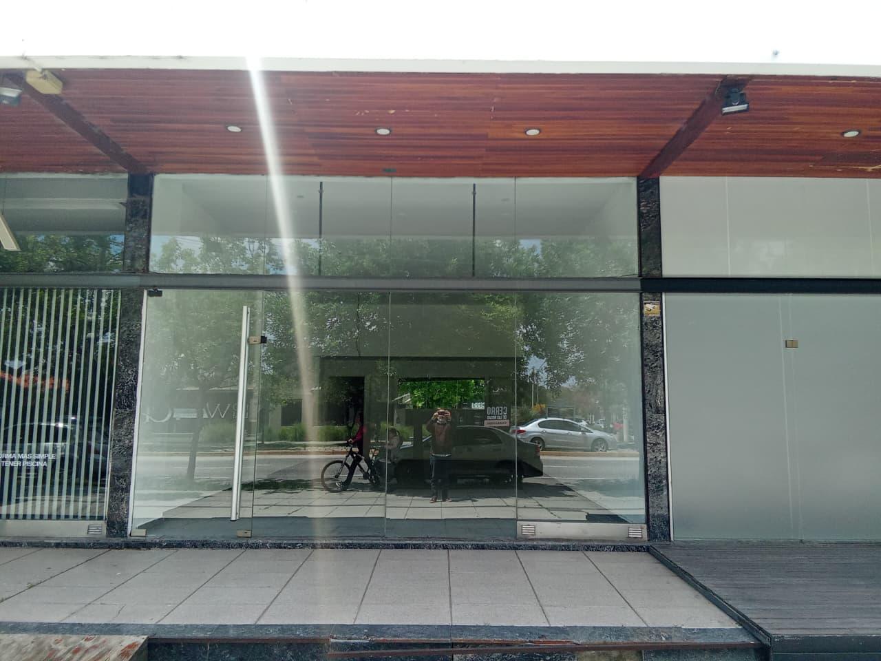 EXCELENTE Local en alquiler en el Cerro de las Rosas — foto 1