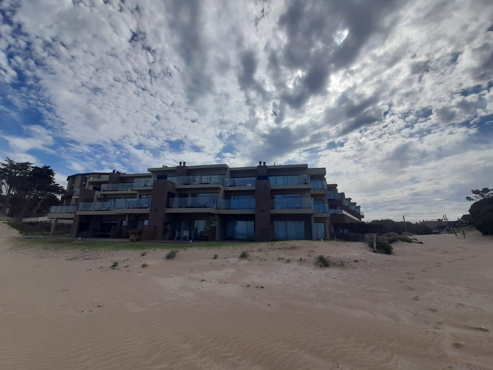 DEPARTAMENTO FRENTE AL MAR EN LAS GAVIOTAS — foto 1
