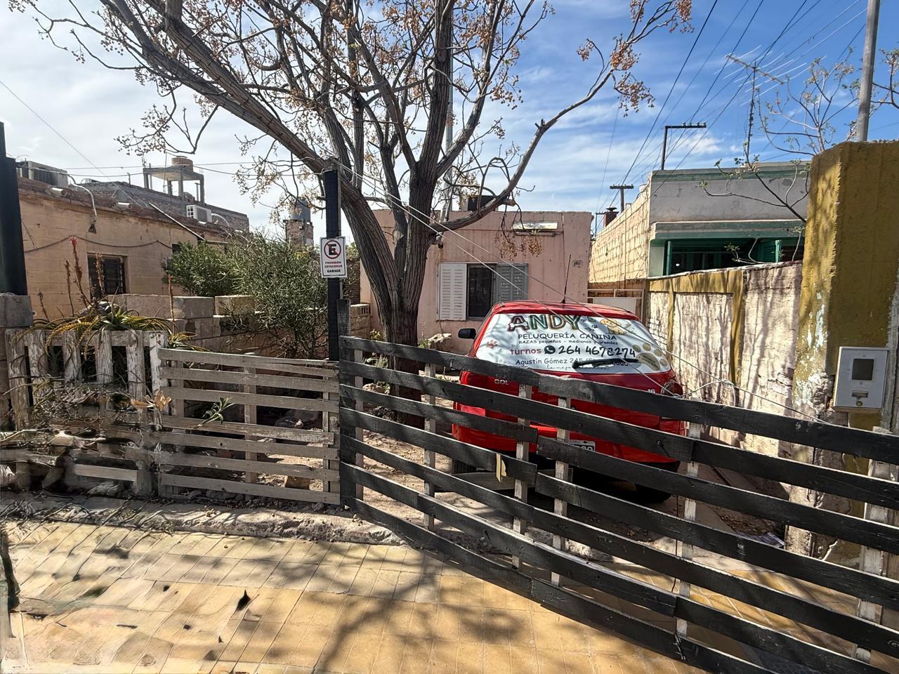 CASA A LA VENTA EN TRINIDAD — CALLE LAVALLE CASI SATURNINO SARASA — foto 1