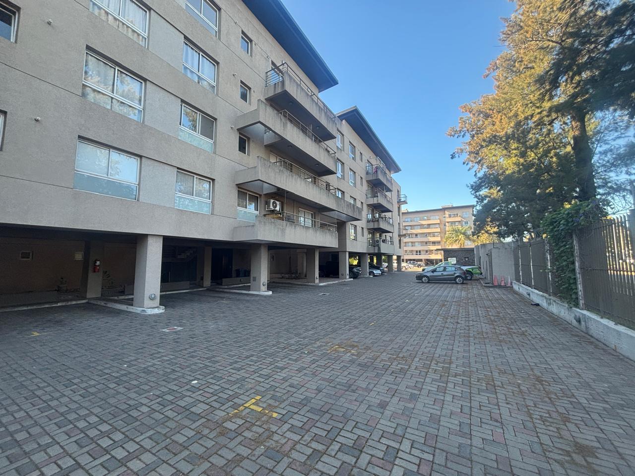 DEPARTAMENTO EN VENTA CON JARDÍN PRIVADO DE 60 M², PARRILLA Y COCHERA | CONDOMINIO LAS HORQUETAS | VILLA DE MAYO — foto 1