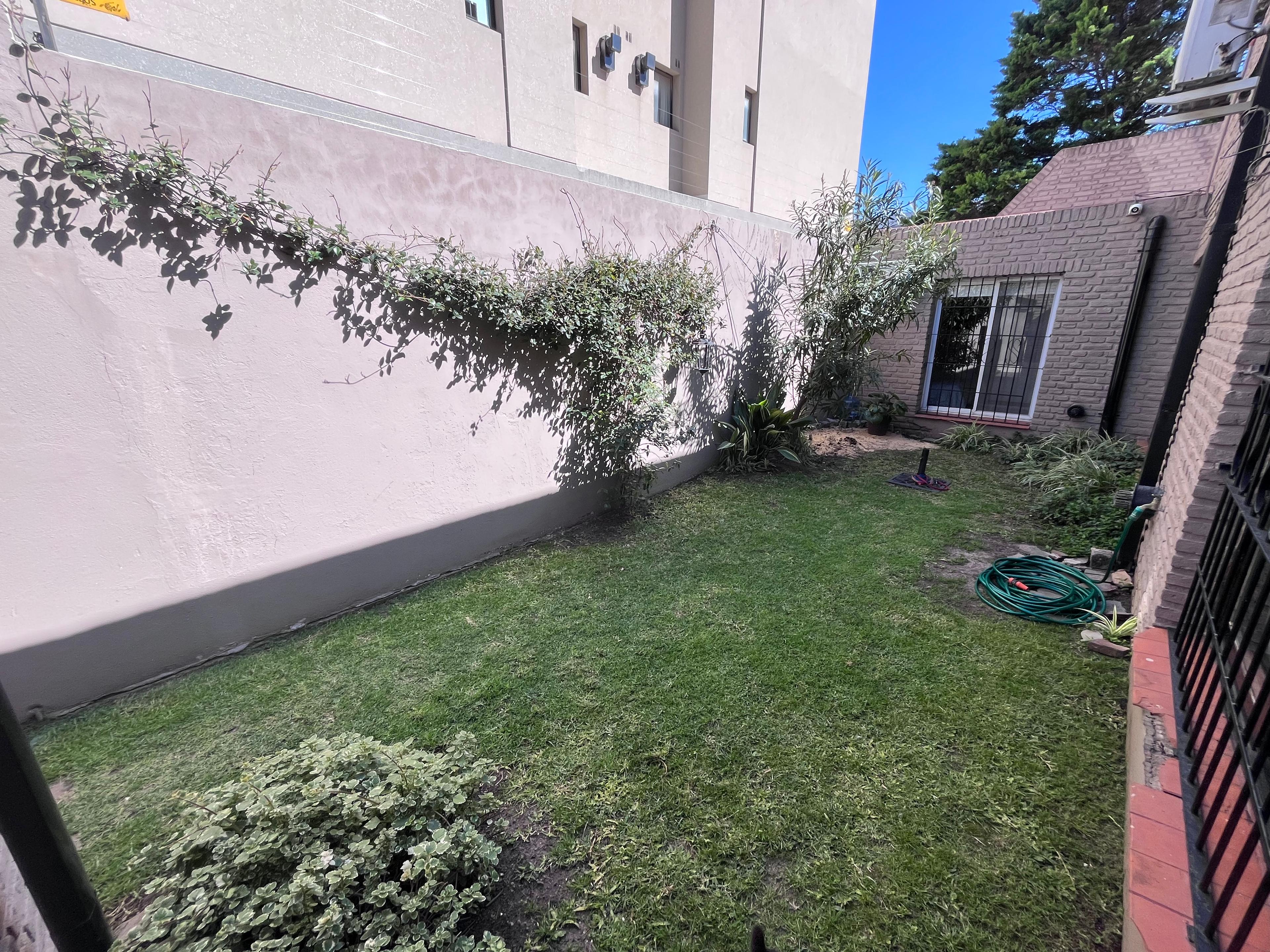 VENTA CASA 4 AMB ITUZAINGO NORTE COCHERA, JARDIN Y PATIO — foto 1