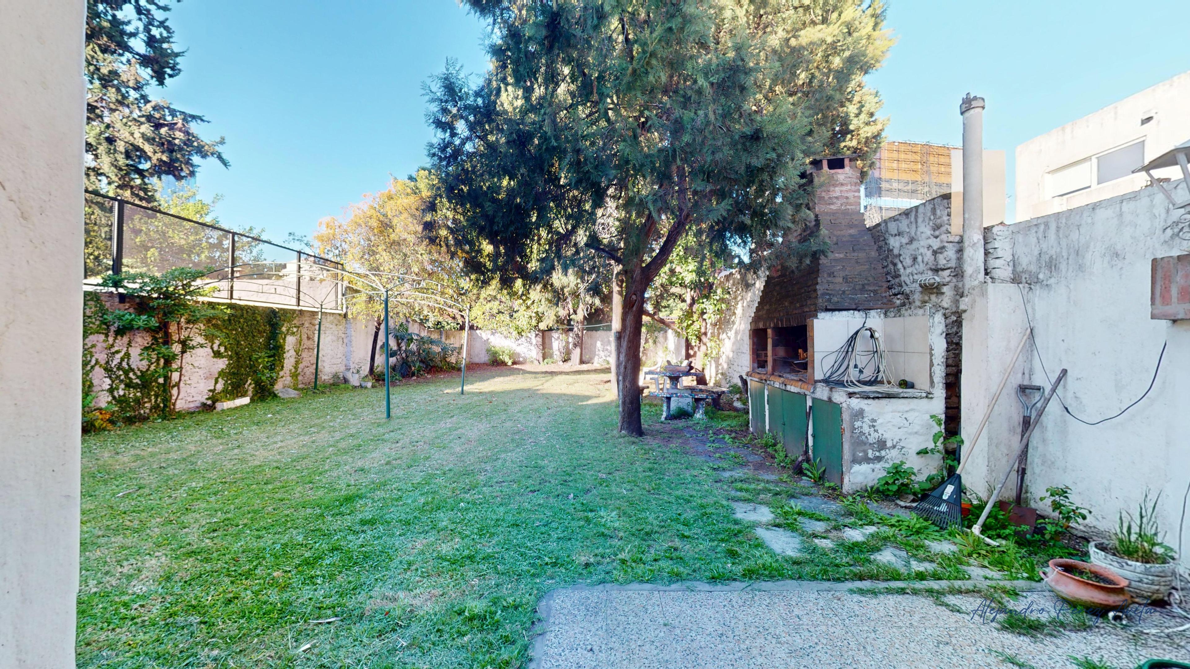 VENTA CASA 3 AMBIENTES EN VILLA MARTELLI CON PARQUE Y COCHERA — foto 1