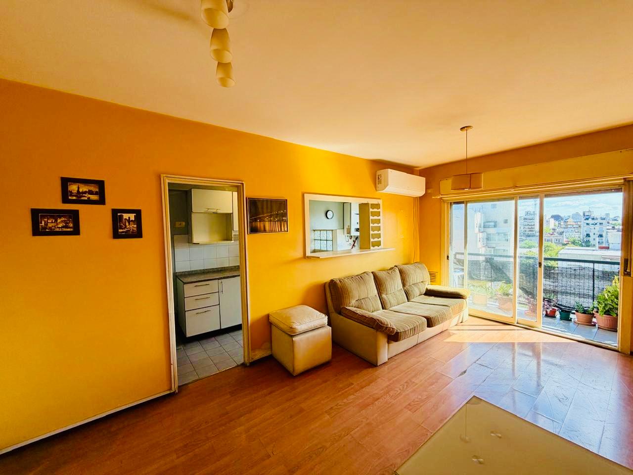 BALVANERA - DEPARTAMENTO DE 3 AMBIENTES CON BALCON Y COCINA INDEPENDIENTE.- — foto 1