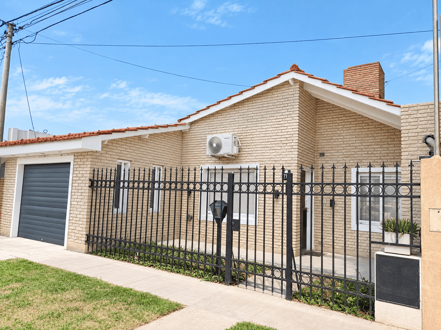 CASA 3 DORMITORIOS - VENADO TUERTO — foto 1