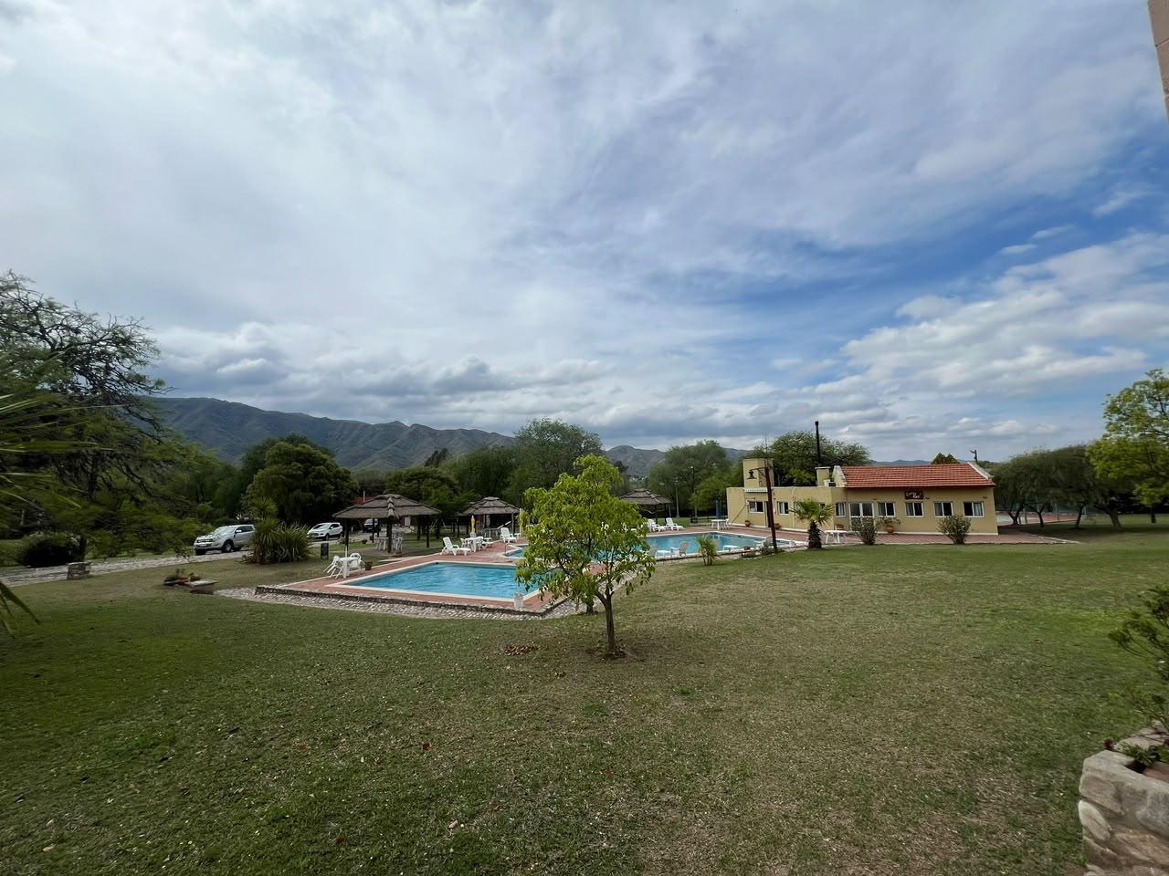Complejo Turístico de Cabañas en Venta — foto 1