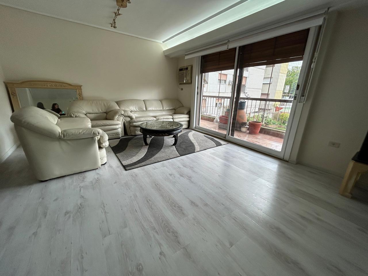 Venta semipiso 5 ambientes con cochera fija y cubierta Flores — foto 1