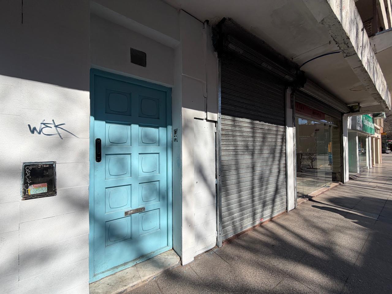 VENTA EN BLOCK LOCALES + DEPARTAMENTOS EN PLANTA ALTA — foto 1