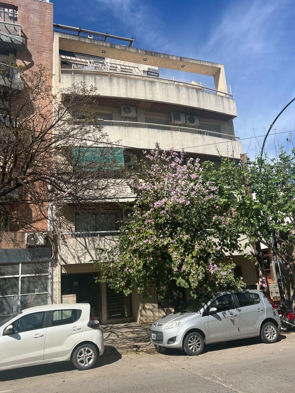 Venta Dpto 2 Dorm con gran balcón en General Paz — foto 1