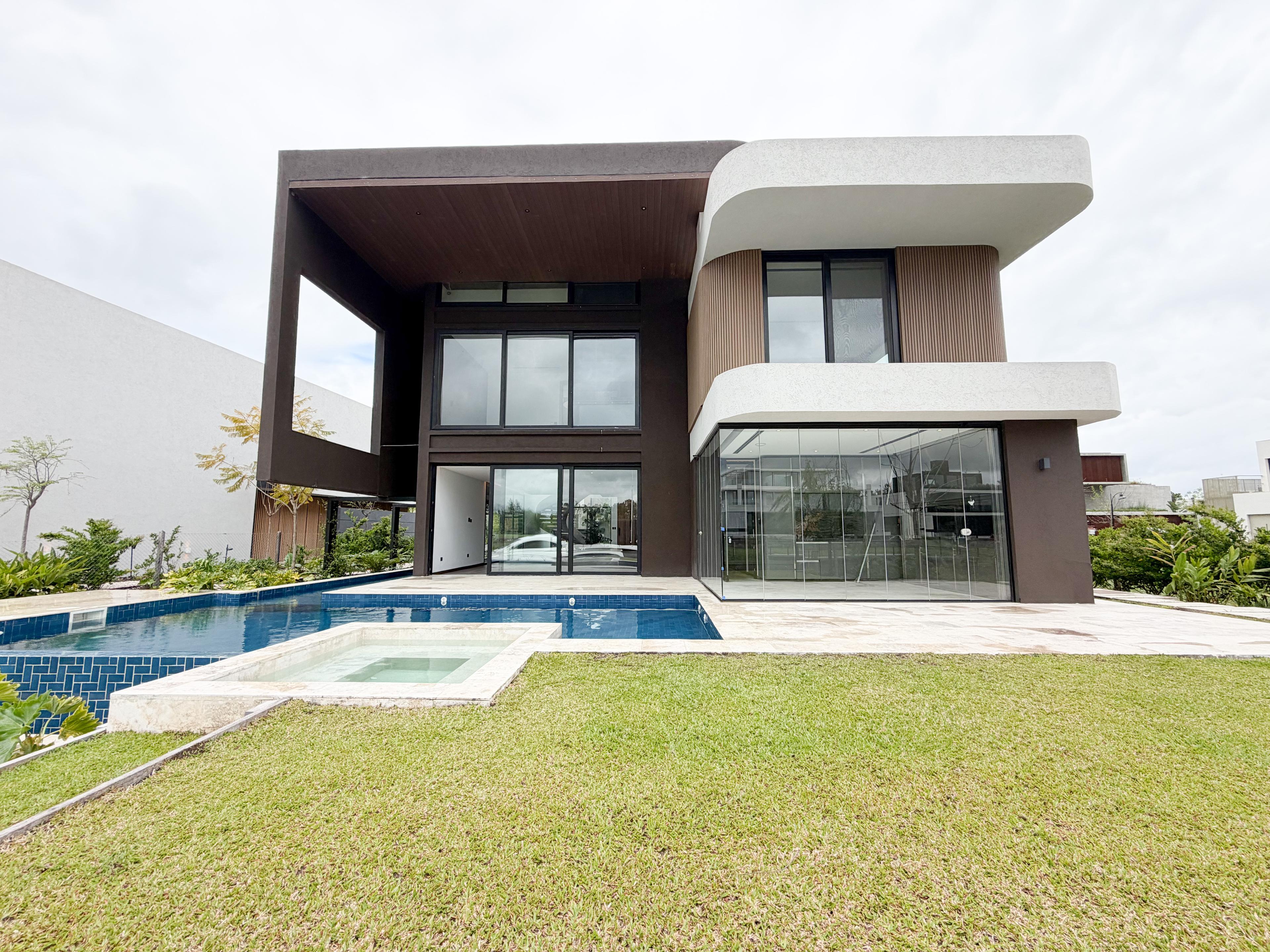ESPECTACULAR CASA EN VENTA EN EL YACHT , NORDELTA — foto 1