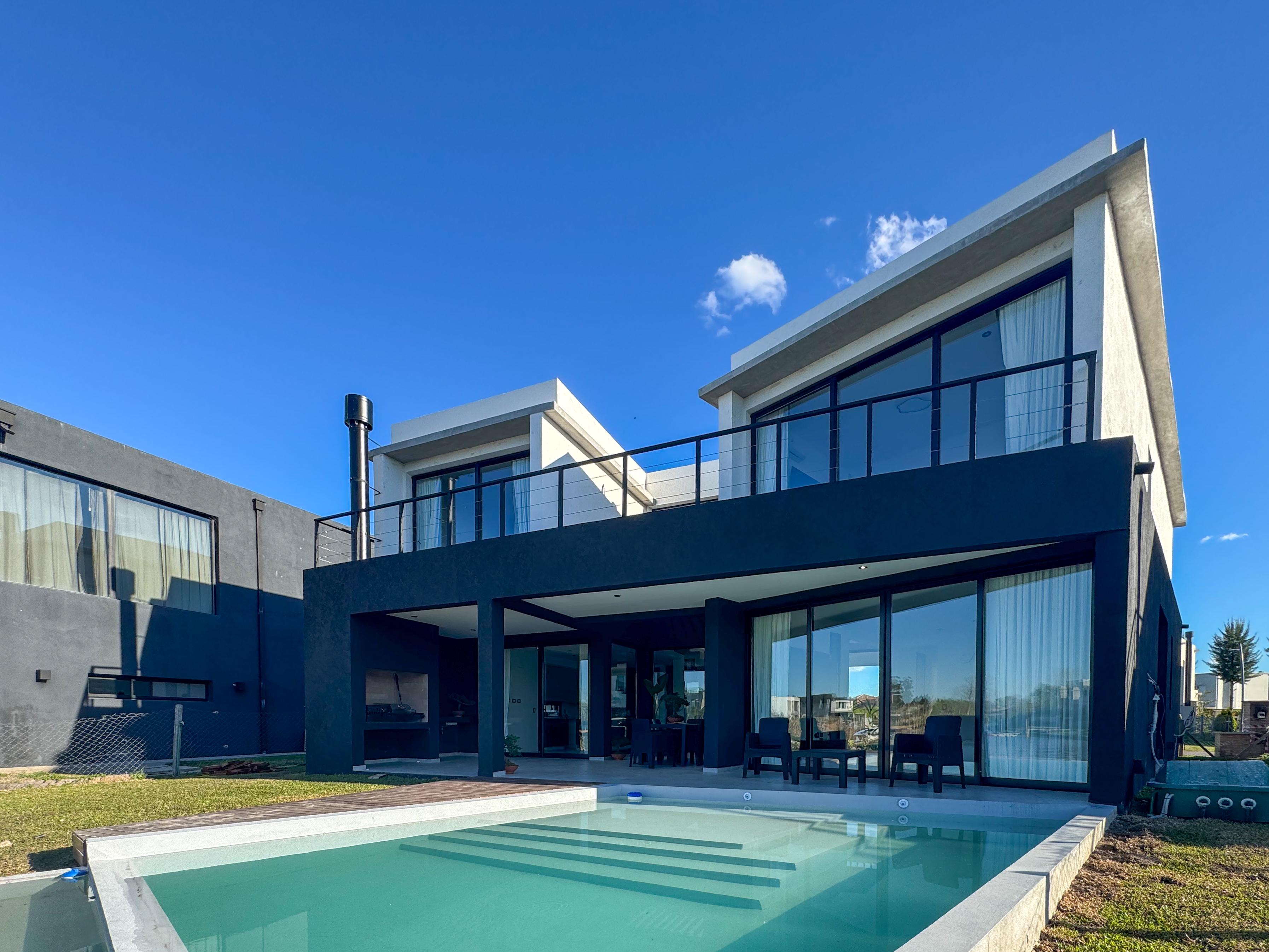 Casa a estrenar al río con amarra en Barrio Náutico Canal Villanueva Tigre — foto 1