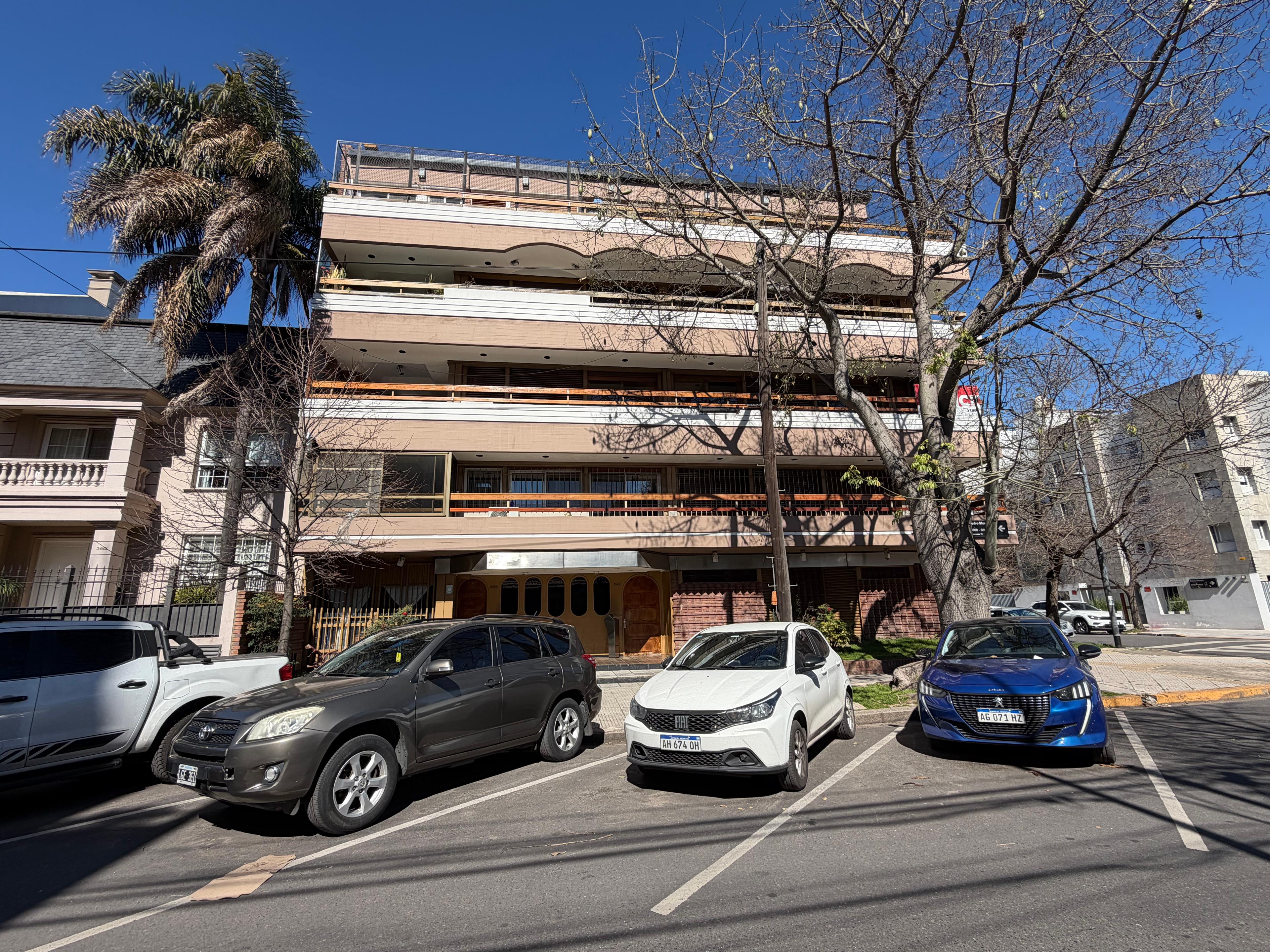 DEPTO 6 AMBIENTES CON COCHERA DOBLE MAS DEPENDENCIA — foto 1