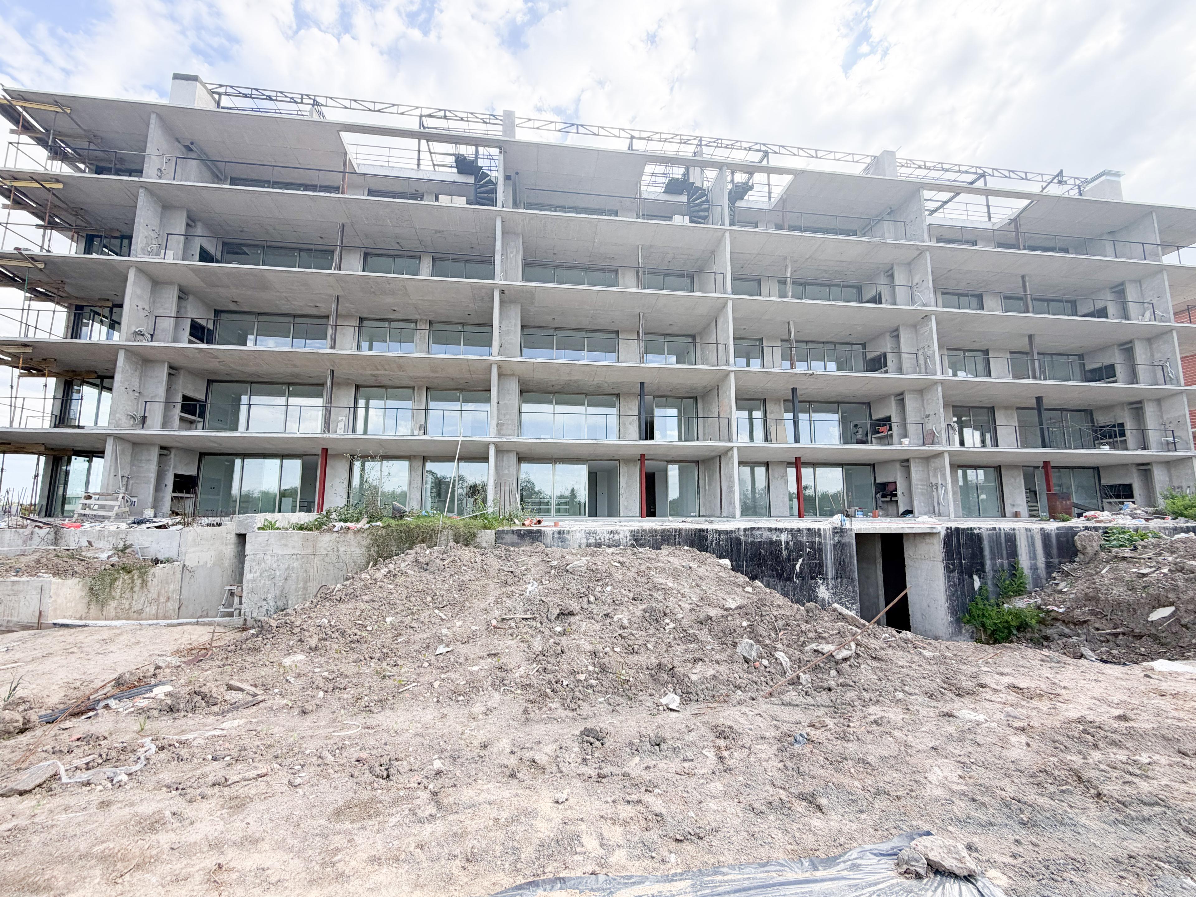 ALBANUEVA-TRES AMB, EN PLANTA BAJA CON JARDIN — foto 1