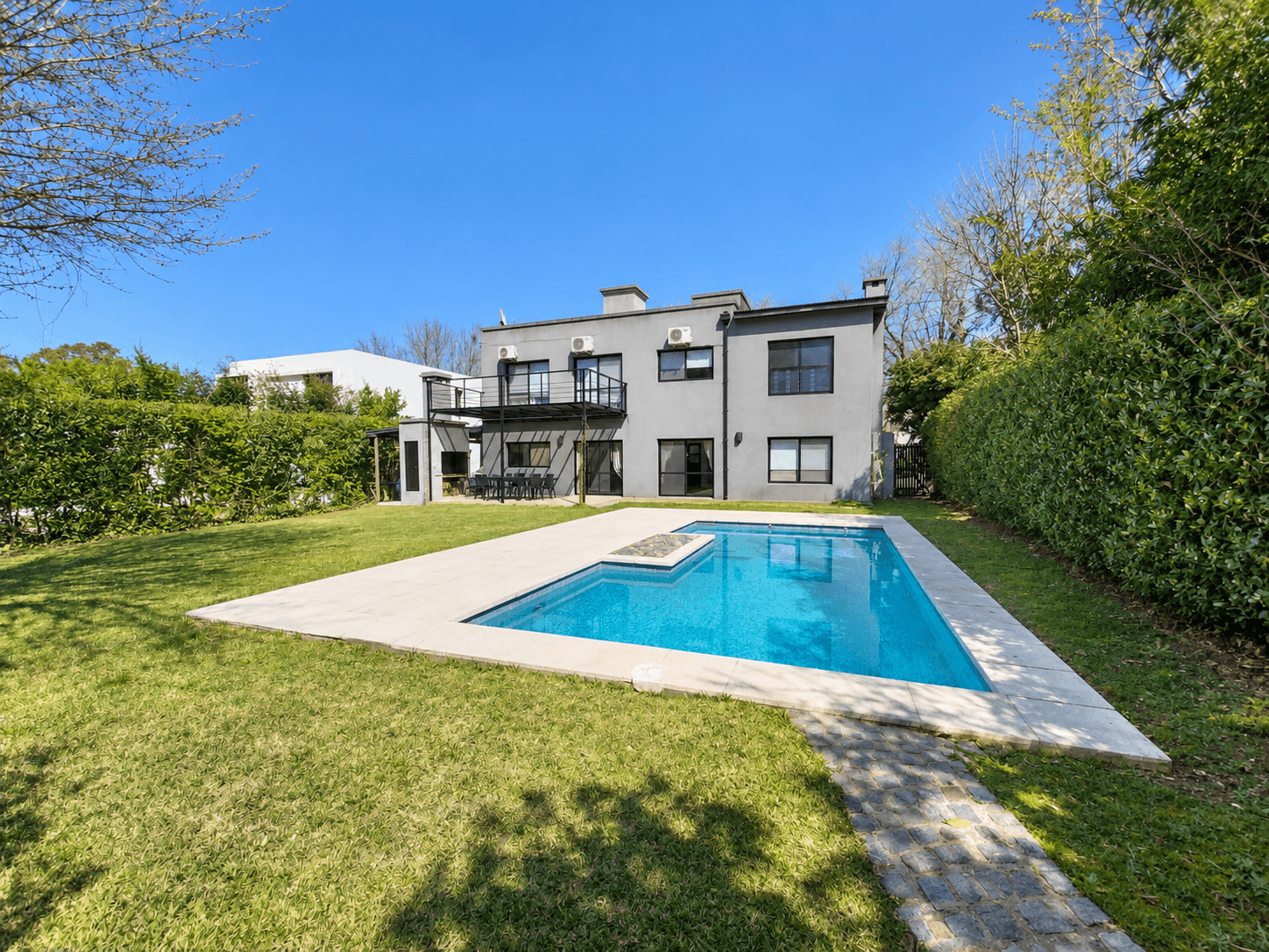 CASA DE DISEÑO MODERNO CON PILETA EN LOS POTRILLOS · FÁTIMA, PILAR — foto 1