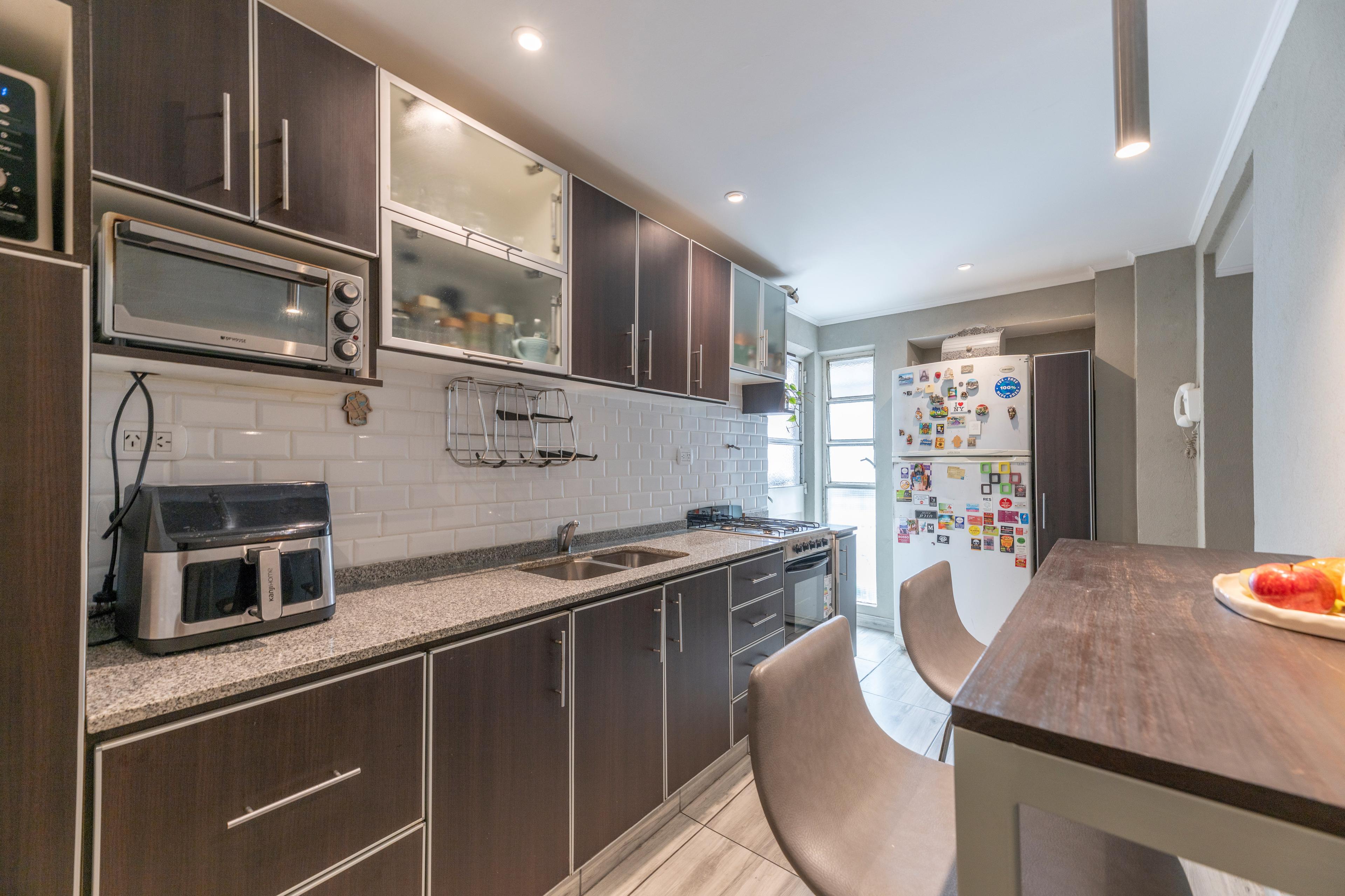 Departamento 4 ambientes en venta en Caballito | Cochera cubierta, balcón y baulera — foto 1
