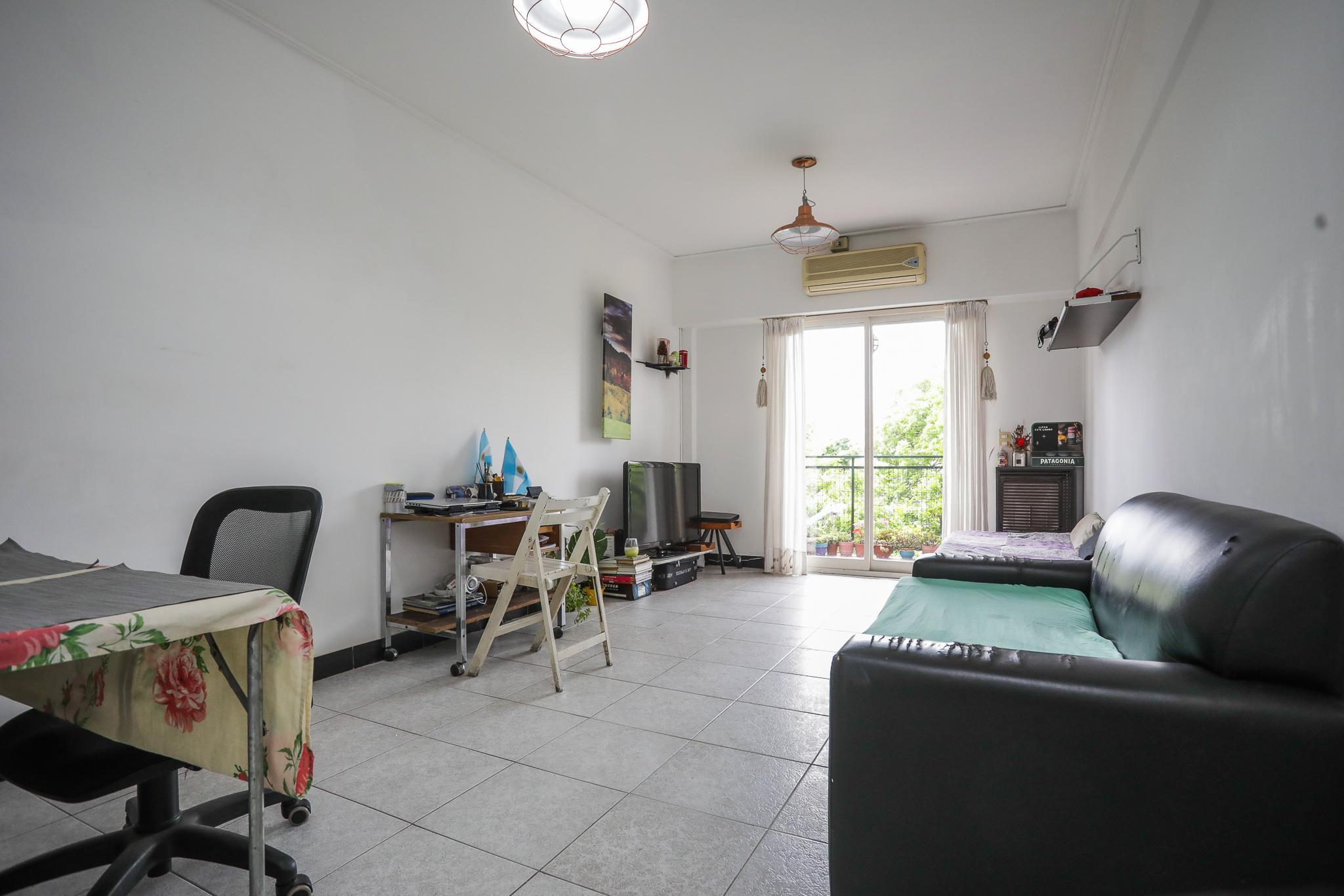 PH de 2 ambientes con dos balcones en Monte Castro — foto 1