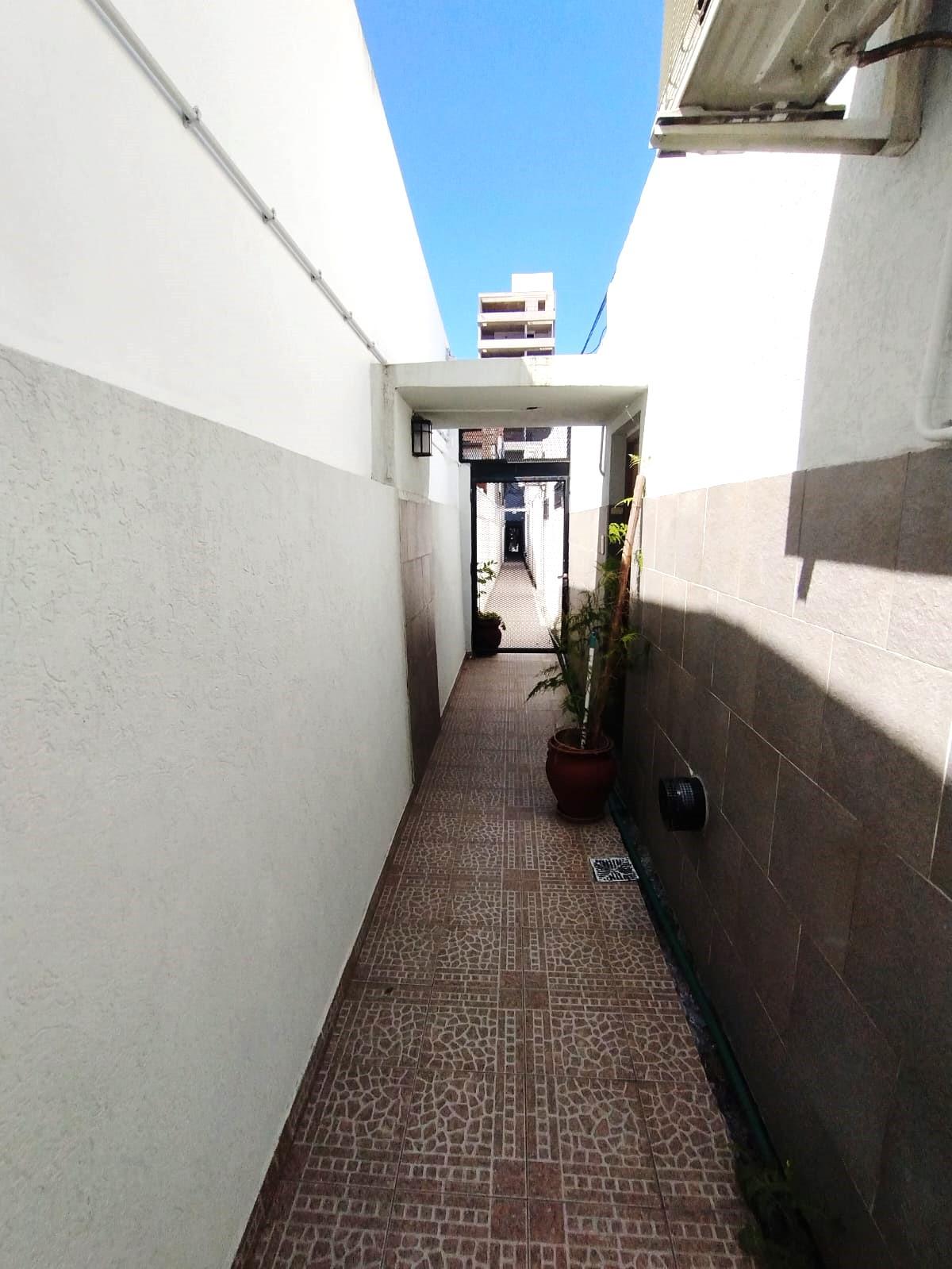 17 e/ 38 y 39 Departamento en PH con patio propio — foto 1