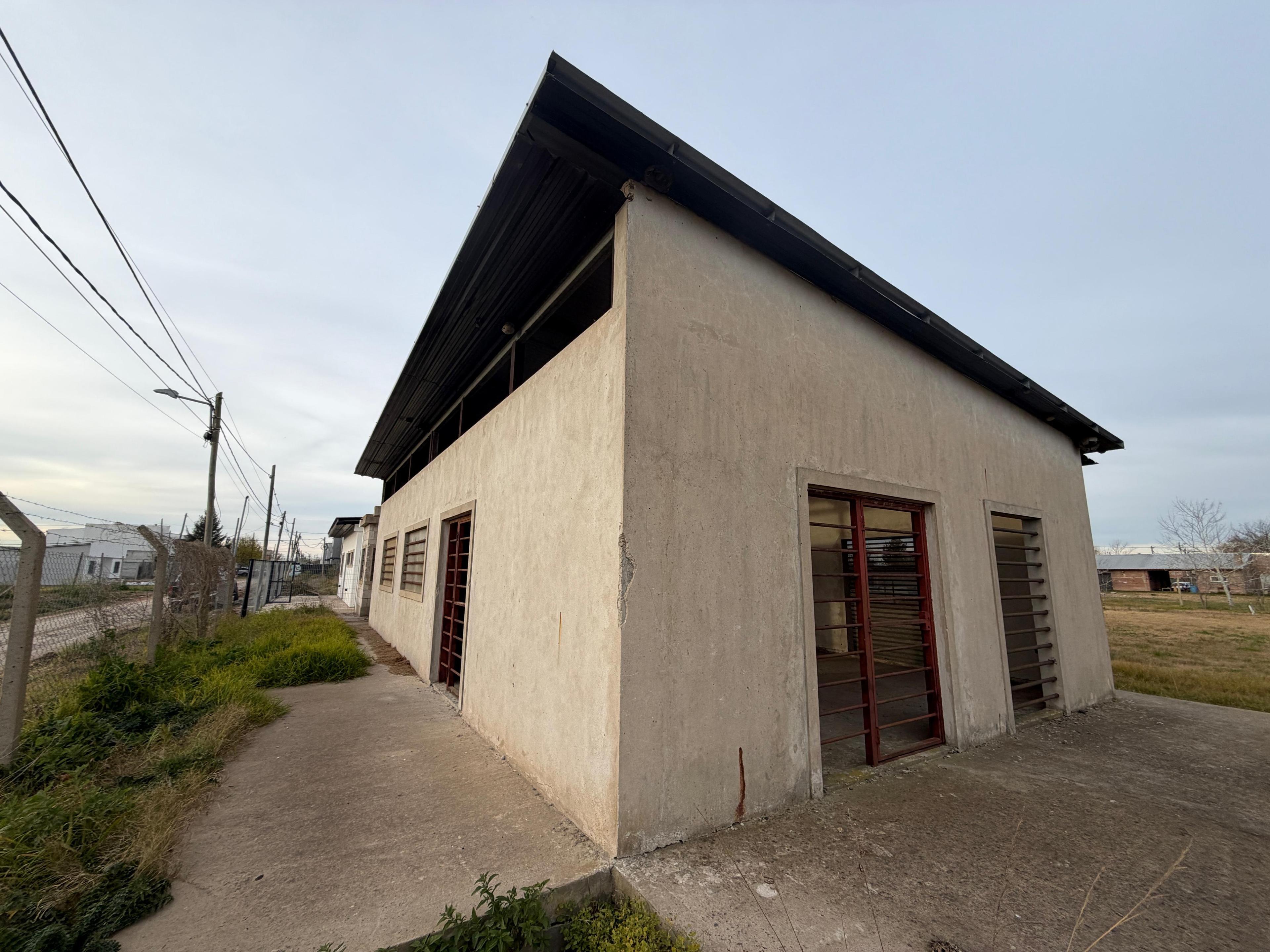 CASA EN VENTA EN GONNET A TERMINAR - CON PARQUE - 2 DORMITORIOS - VILLA CASTELLS — foto 1
