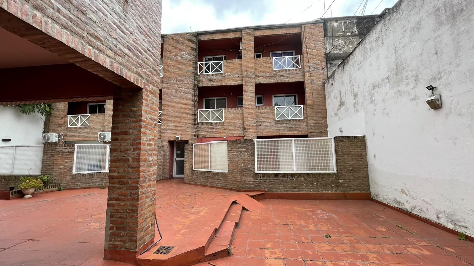 Monoambiente con cochera en venta — foto 1