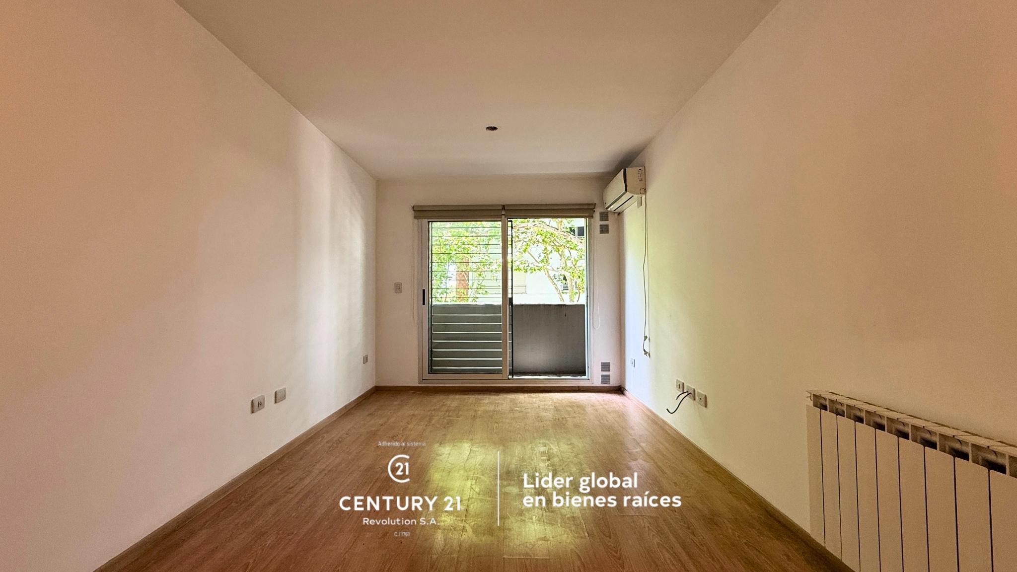 Venta Departamento de 2 Dormitorios con balcón corrido y cochera en Lourdes, Rosario — foto 1