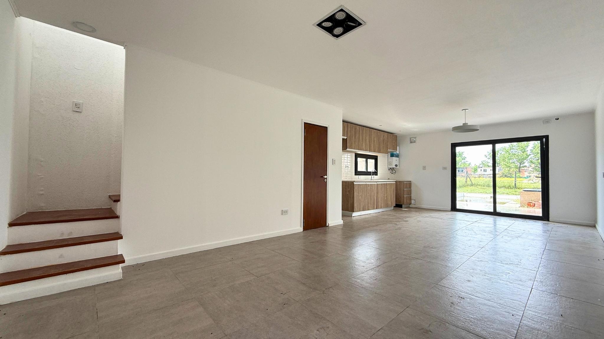 Venta Dúplex de 2 Dormitorios con pileta en Funes Norte — foto 1