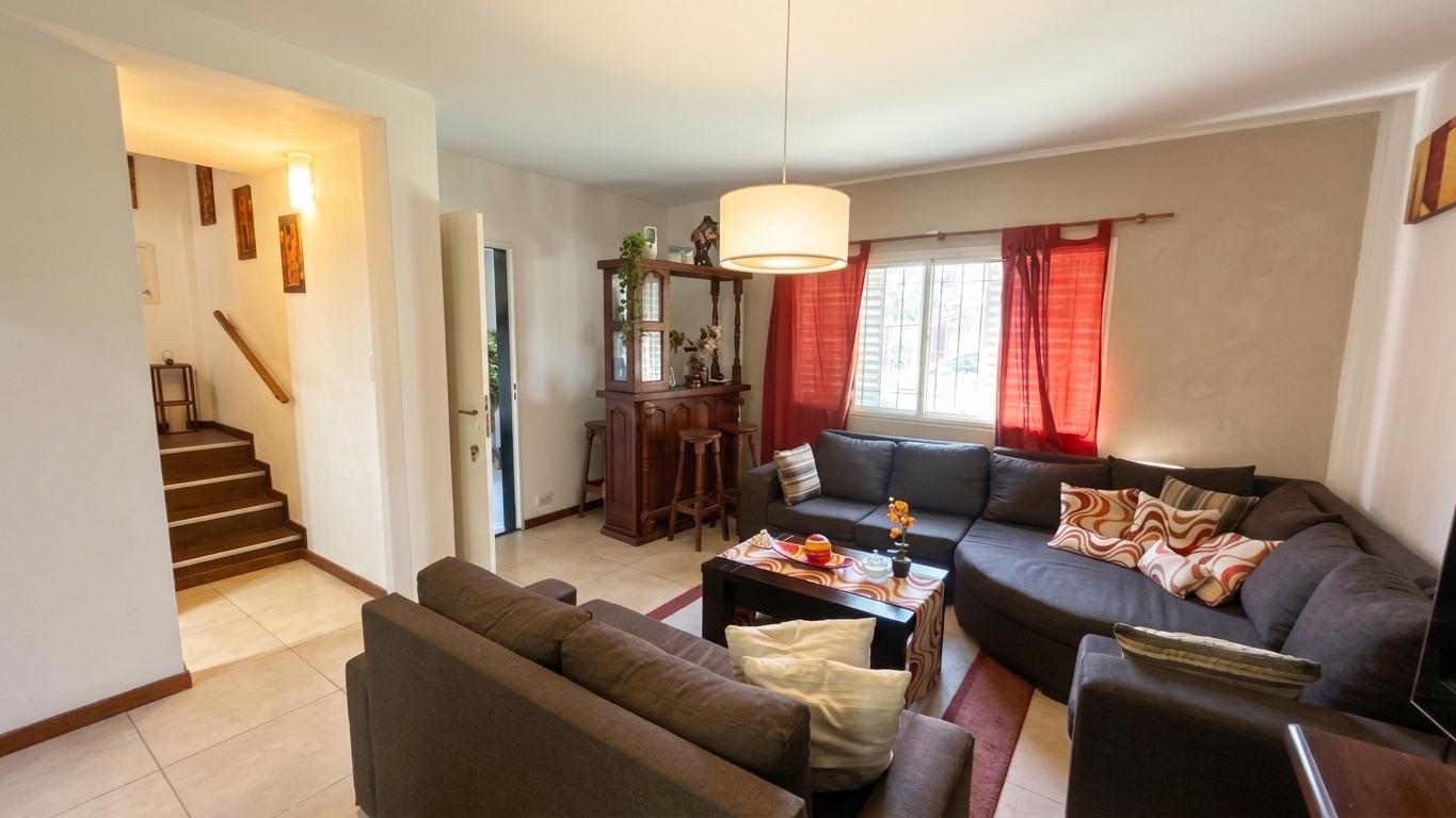 DÚPLEX EN VENTA DE 3 DORMITORIOS EN VILLA ELISA — foto 1