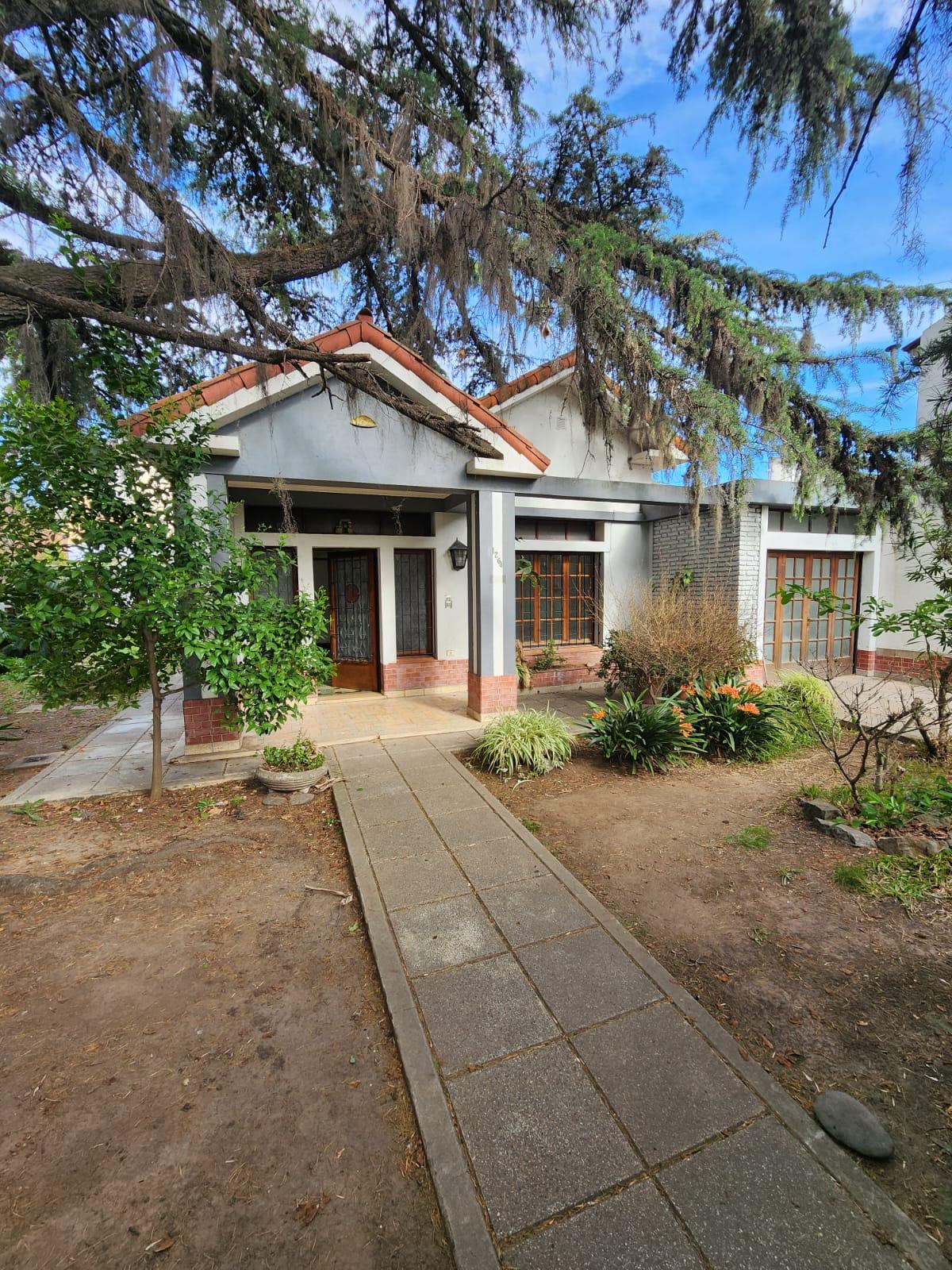 60 entre 20 y 21. Casa en venta en La Plata — foto 1