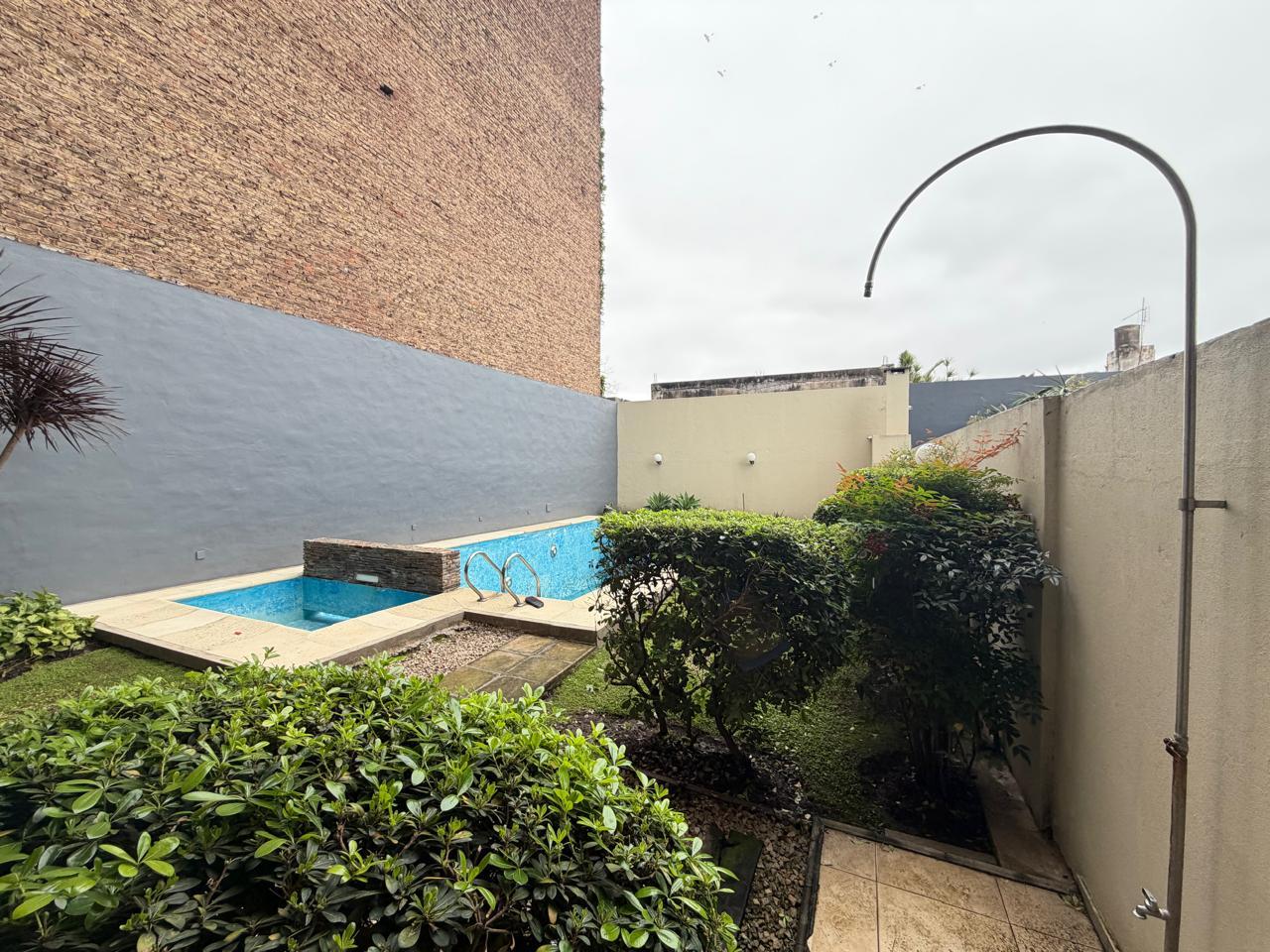 MONOAMBIENTE EN ALQUILER CON PISCINA - CASEROS — foto 1