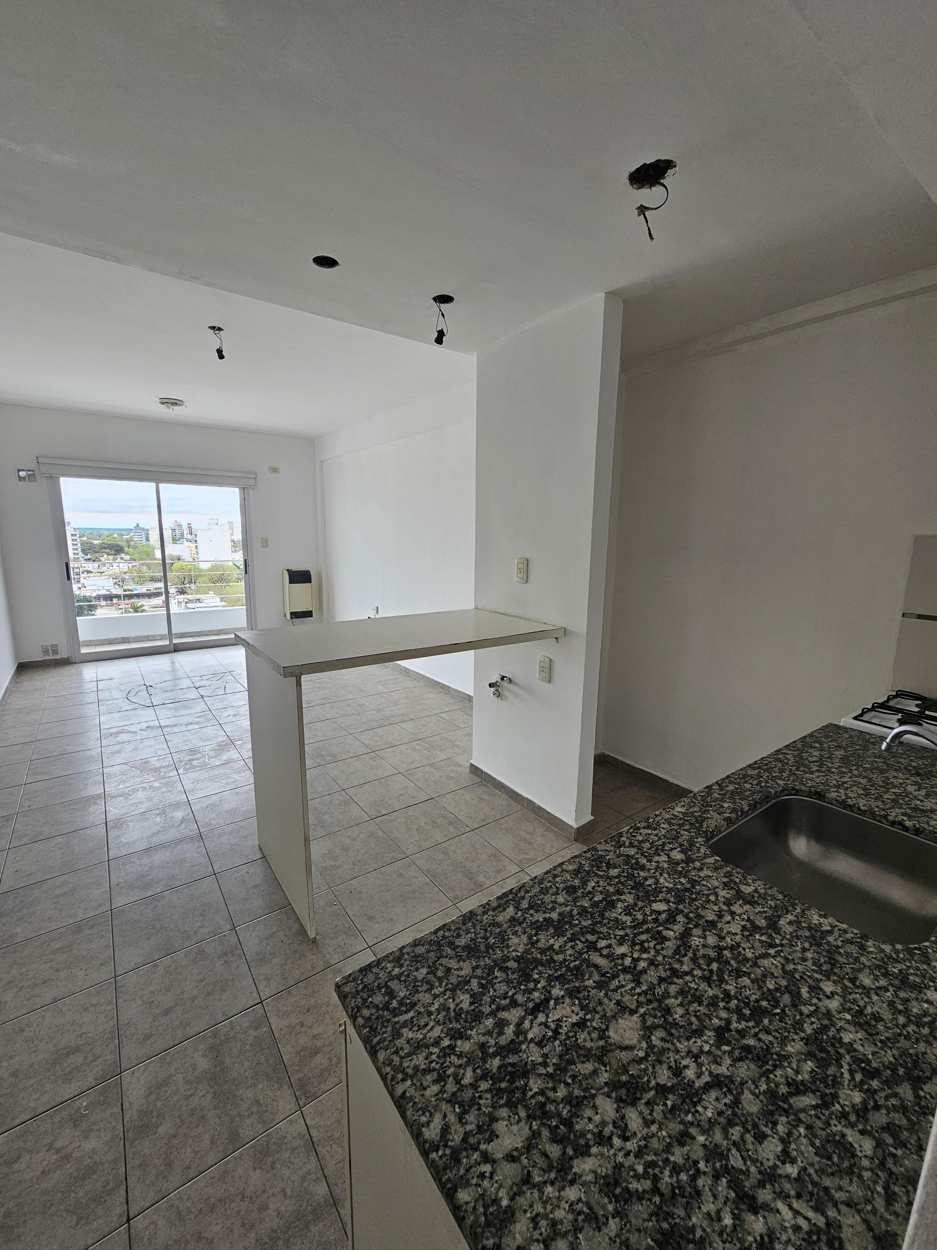 Monoambiente con Balcón en Alquiler — foto 1