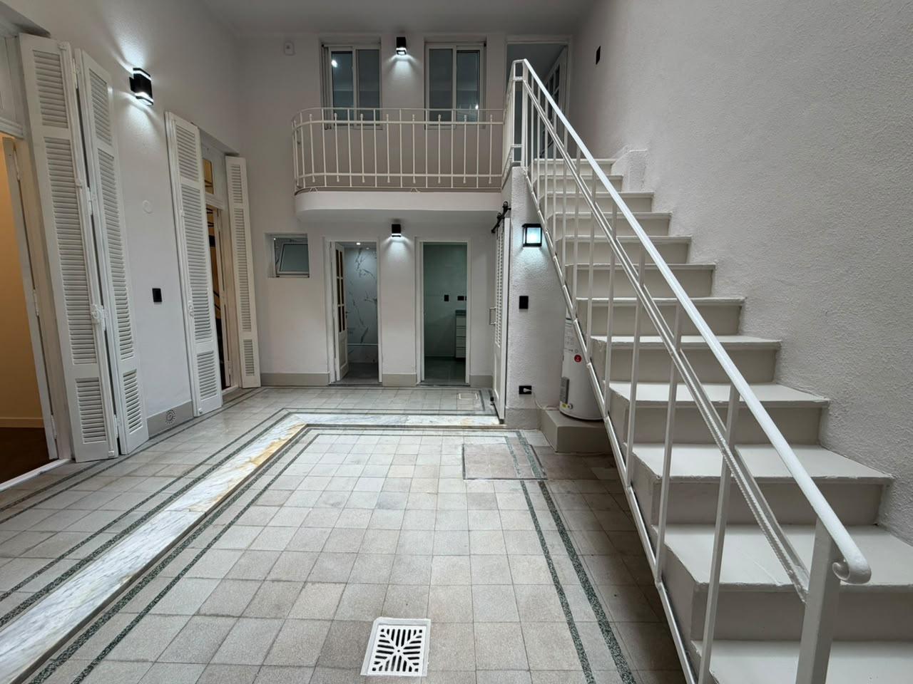 ESPECTACULAR PH 5 AMBIENTES REFACCIONADO A NUEVO BAJAS EXPENSAS — foto 1