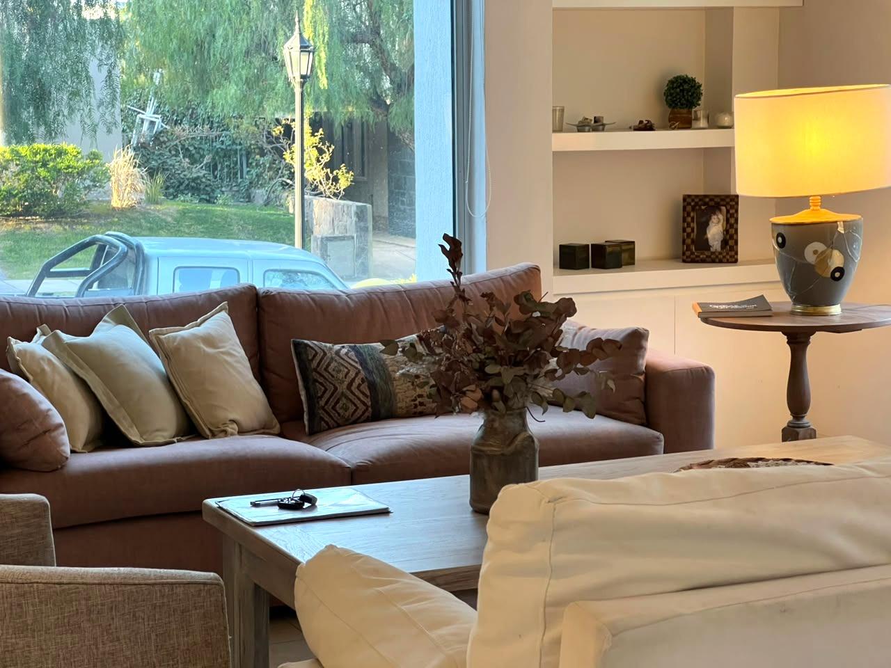 IMPECABLE CASA EN BARRIO PRIVADO DALVIAN SE FINANCIA! — foto 1